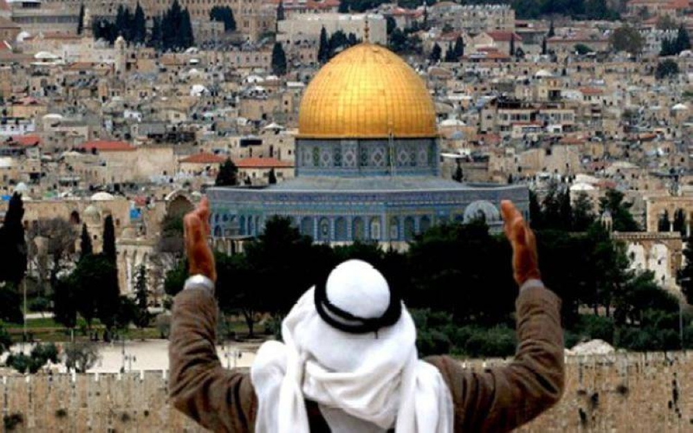 عين على القدس يرصد محاولات الاحتلال تهويد باب الجديد وعبرنة احتفالات الميلاد